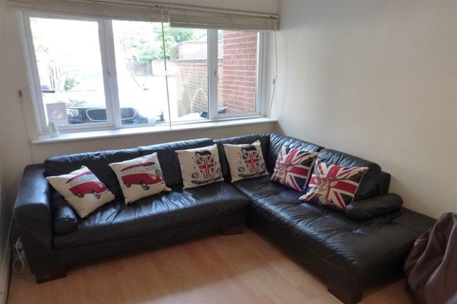 Terraced house to rent in Hungerton Street, Nottingham