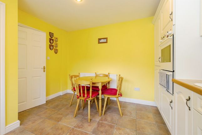 25, Salisbury Drive, Lincoln photo 4