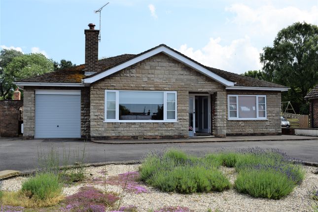 Thumbnail Bungalow for sale in Queens Road, Barnetby