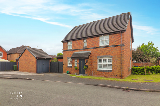Thumbnail Semi-detached house for sale in Robin Close, Tamworth