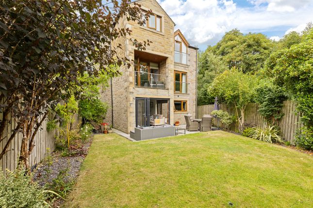 16, Victoria Mills, Holmfirth photo 4