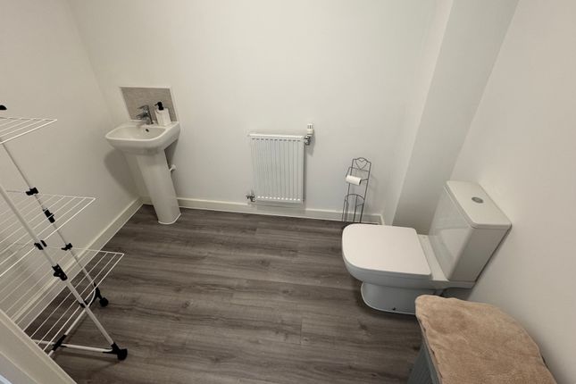 37, WELLINGBOROUGH photo 3