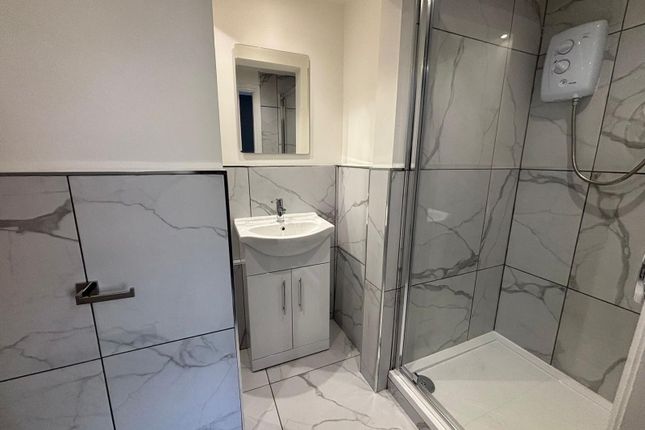 2 Claremont Grove, Leeds photo 4
