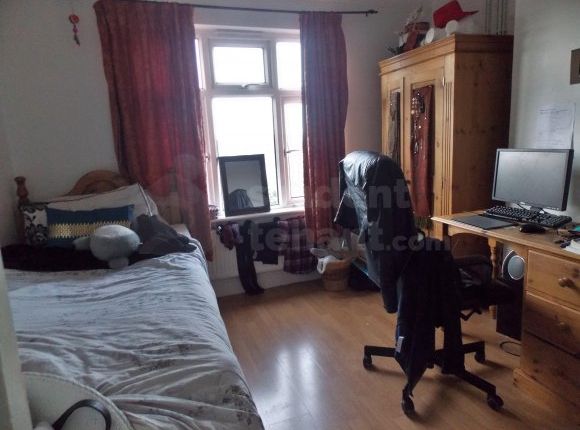 Thumbnail Shared accommodation to rent in City Way, Rochester, Kent
