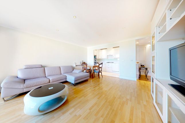 Flat for sale in Regent Court, 1 North Bank, London