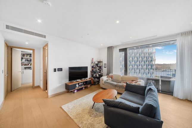 Flat for sale in 1 Viaduct Gardens, London