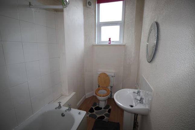 Flat to rent in Union Street, Stirling