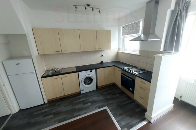 Flat to rent in Montagu Road, London