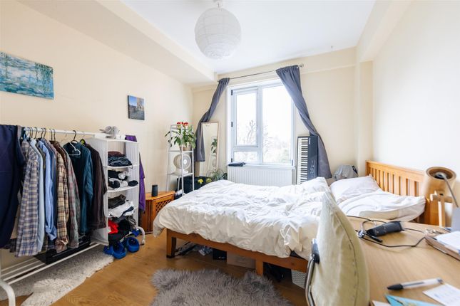 Flat for sale in Clifton Road, London