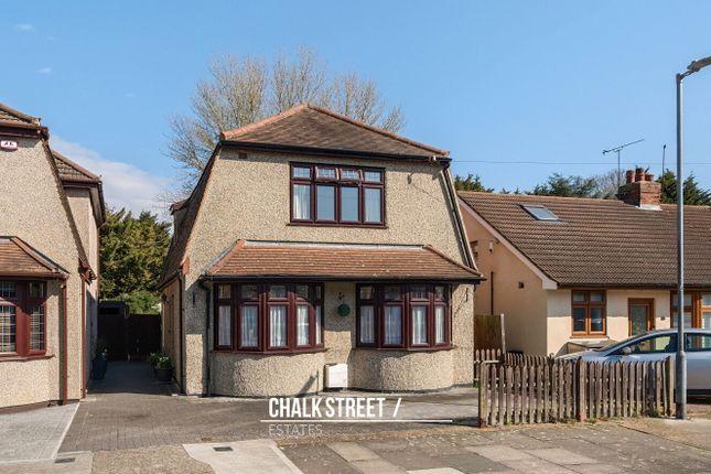 4-bed house on 15, Hill Crescent, Hornchurch, £600,000