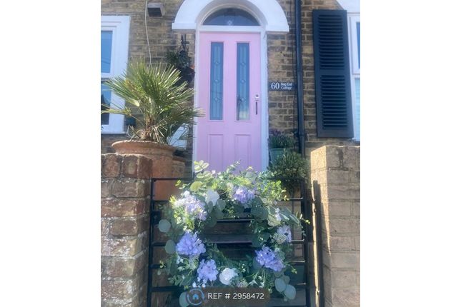 2-bed terraced on York St, Cowes, £1,450/mo