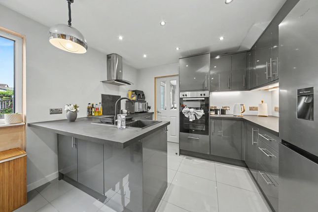 7, Brushfield Road, Chesterfield photo 3
