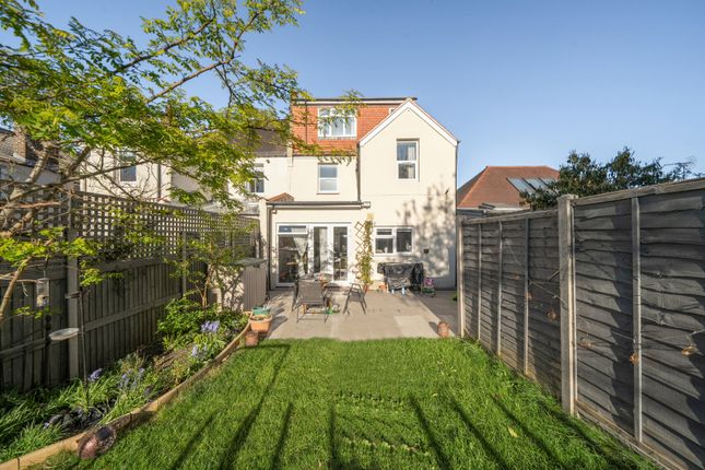 52, Blenheim Gardens, Wallington photo 2