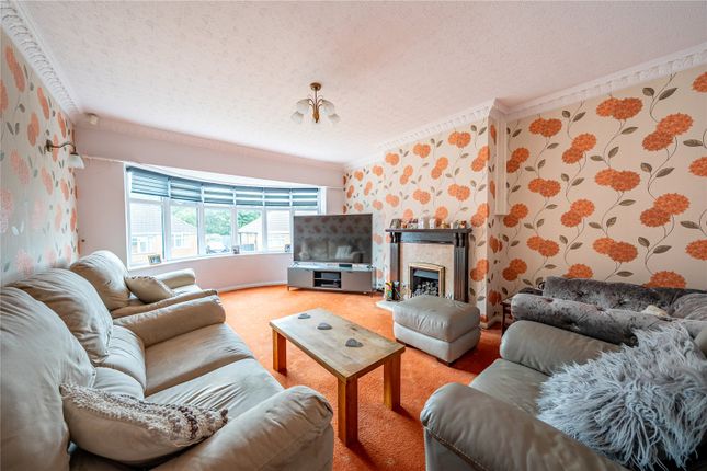 17, High Moor Crescent, West Yorkshire photo 2