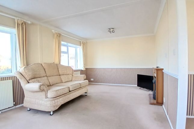 2a, Centre Drive, Banwell, North Somerset photo 4