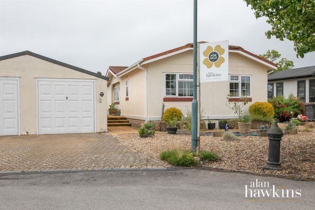 2-bed caravan on 41, Lillybrook Estate, Bradenstoke, £220,000