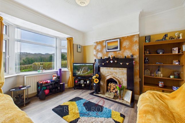 Esmor, Llinegr Hill, Holywell photo 2