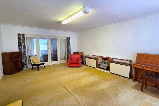 70, Station Road North, Belton photo 3