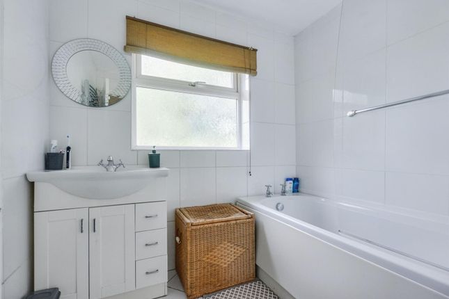 Bathroom.Jpeg