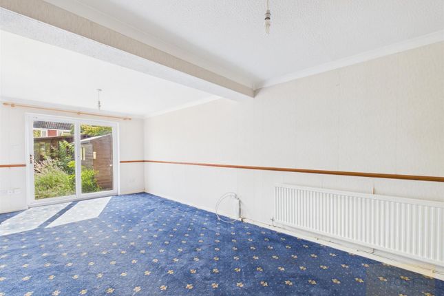 5, Fircroft Close, Gloucester photo 4
