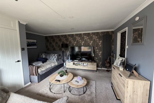 Flat 3, Flowerdew Court, Winchester Road, Andover photo 2