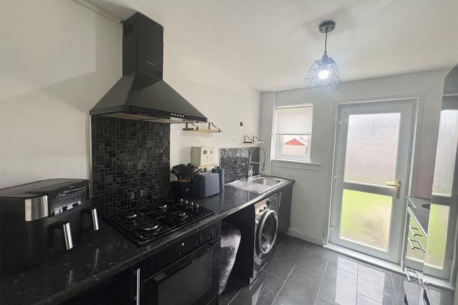 61 Keir Hardie Crescent, Kilwinning photo 4