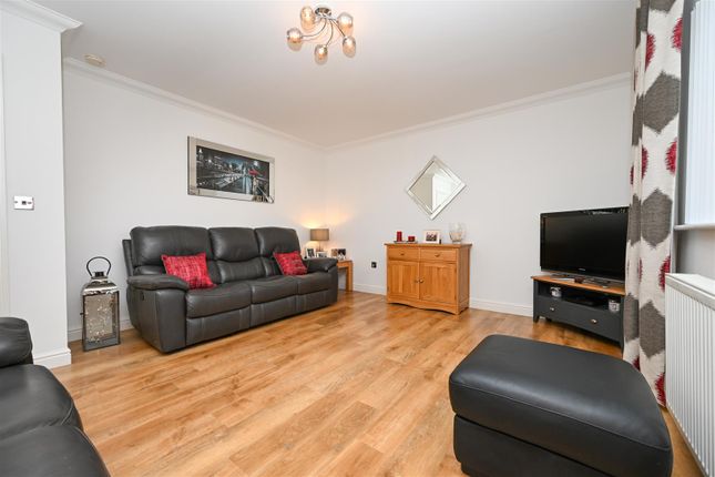 Beechwood Court, Lanark photo 4