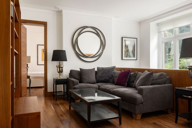 Flat 1B, Grove Court,, Drayton Gardens, London photo 3