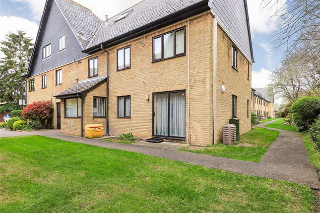 15 Havenfield, Arbury Road, Cambridge photo 2