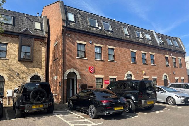 Office to let in 2nd Floor, 3 Ducketts Wharf, South Street, Bishop`S Stortford
