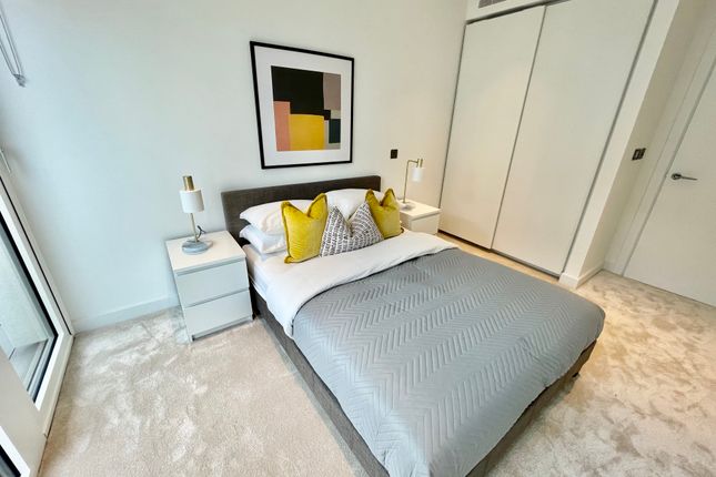 Flat for sale in Fountain Park Way, London