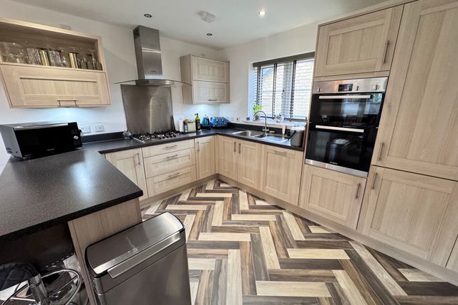 1 Wood Cutters Way, High Peak photo 3