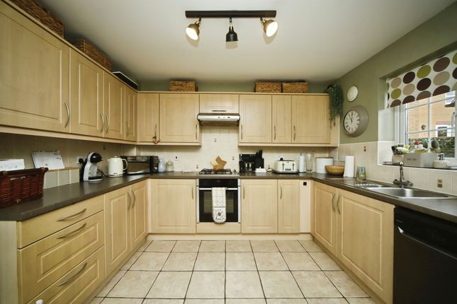 79, Kingswood Road, Crewkerne photo 3