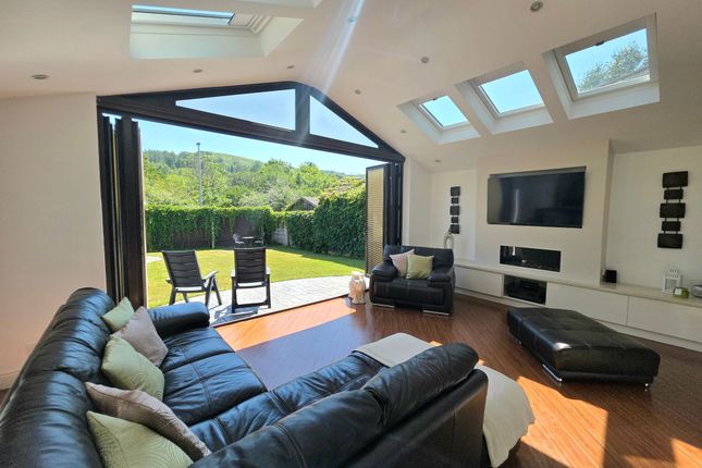 11 All Saints Place, Port Talbot photo 3