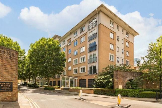 Thumbnail Flat for sale in Settlers Court, 17 Newport Avenue, East Indian Dock, Canary Wharf, Blackwal, London