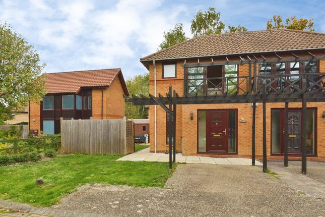 2-bed semi-detached on Cockerell Grove, Milton Keynes, £280,000