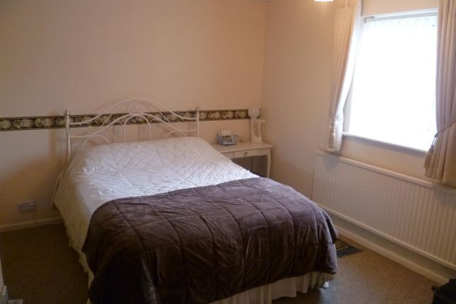 Flat 5 Cassea Court, Dorchester Road, Weymouth photo 3