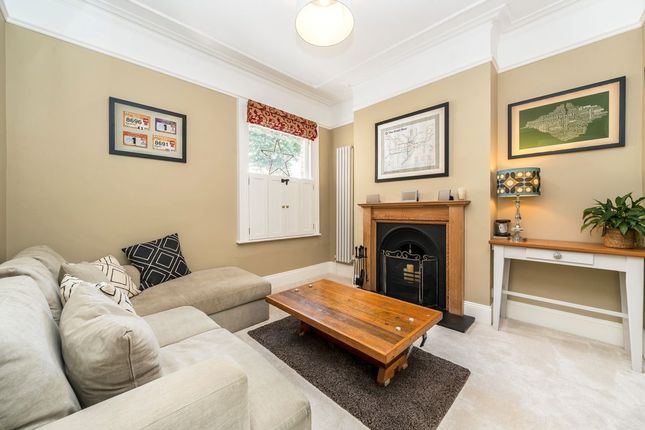 122, Kinveachy Gardens, London photo 4