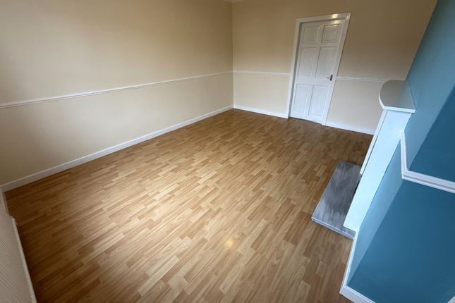 Lawrie Terrace, Loanhead, EH20 9AW, Loanhead photo 4