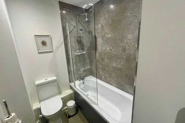 32 Waterside Place, Taunton photo 4