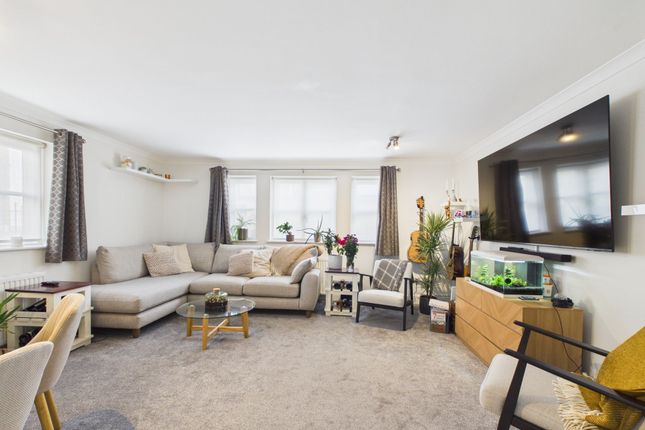 Flat 6, St. Georges Tower St. Georges Place, Cheltenham photo 2