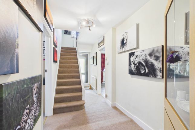 Ardleigh, Risborough Road, Aylesbury photo 3