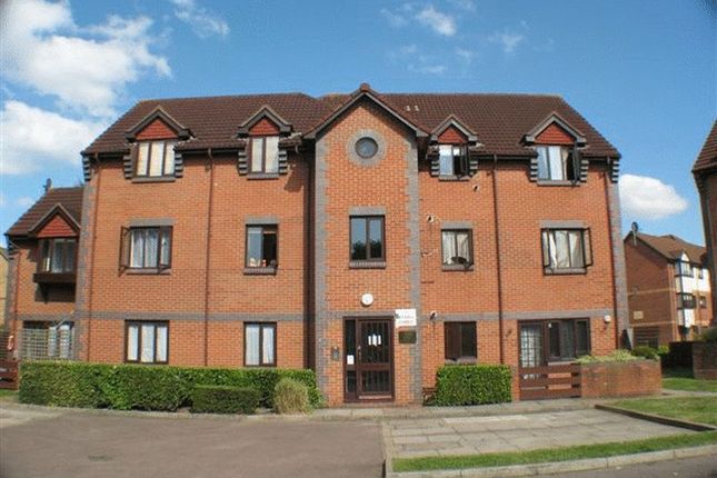 Thumbnail Flat to rent in Dunlin Court, Turnstone Close, Colindale, Greater London