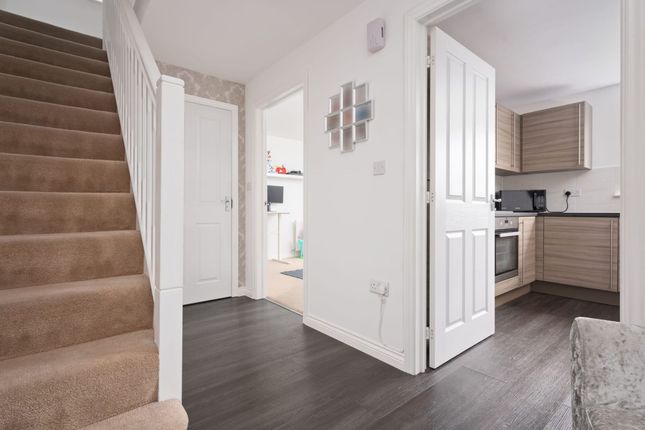 45 McGarvie Drive, Falkirk photo 4