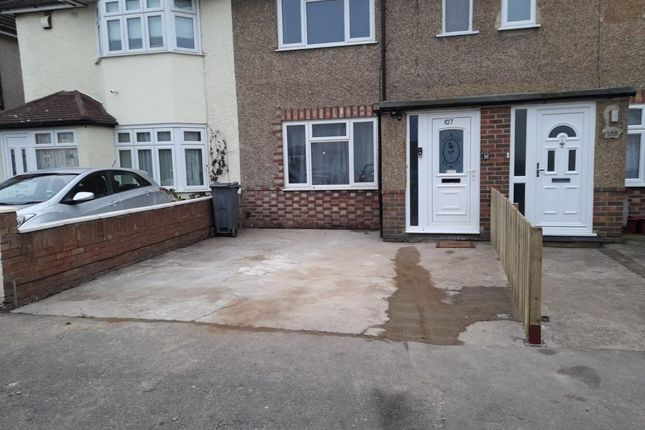 Thumbnail Flat to rent in Cranleigh Road, Feltham