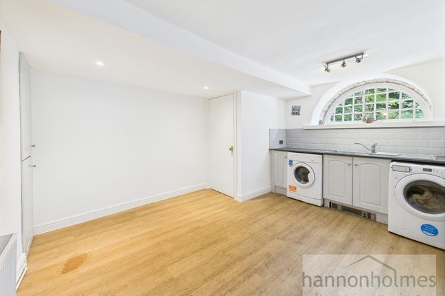 Cam05283G0-Pr0050-Still031