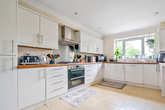 30 WOODFORD MILL, Witney, Witney photo 2