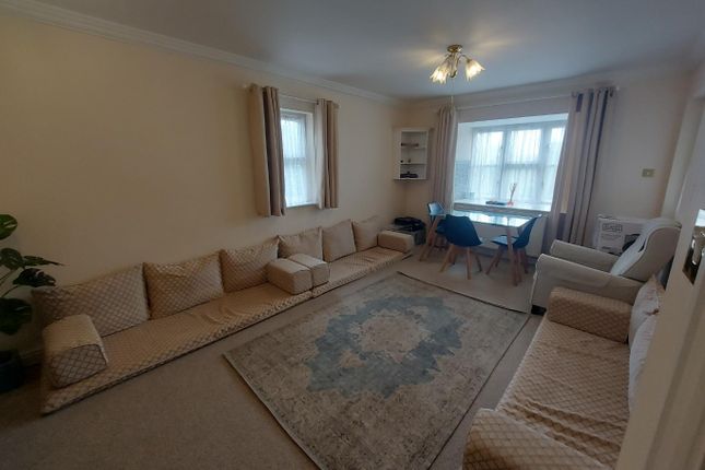Flat to rent in Sherbourne Place, 57 The Chase, Stanmore, Greater London