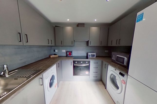 Kingsland Terrace, Treforest photo 5