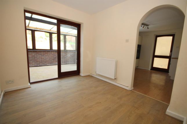 122, Bushy Hill Drive, Guildford photo 5